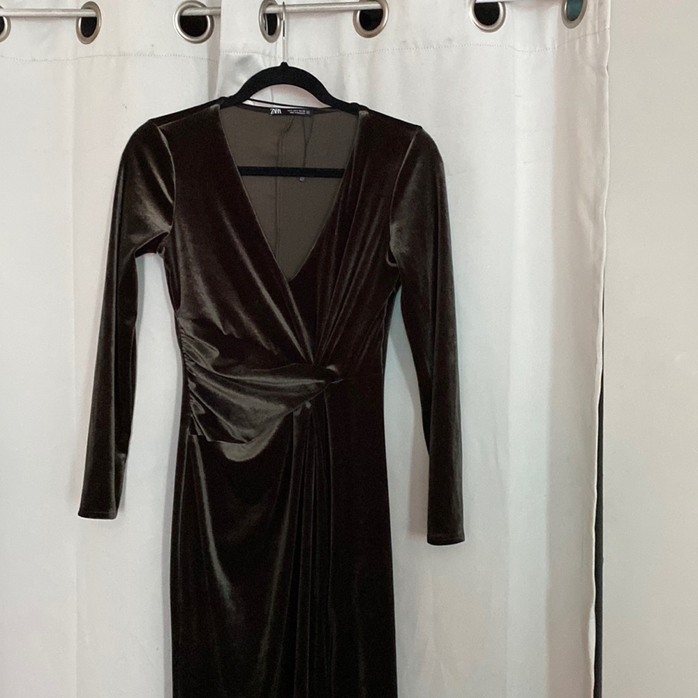 Zara velvet long sleeve dress 🦋